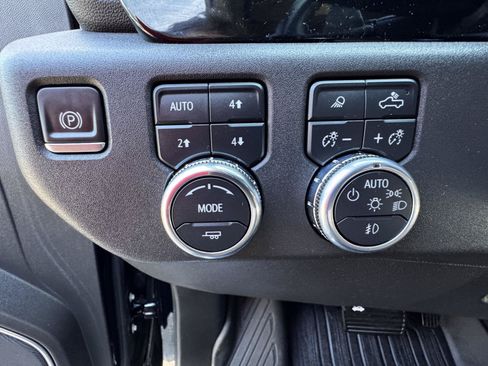 Used 2022 GMC Sierra 1500 Elevation w/ Elevation Premium Package AWD/4WD image 27
