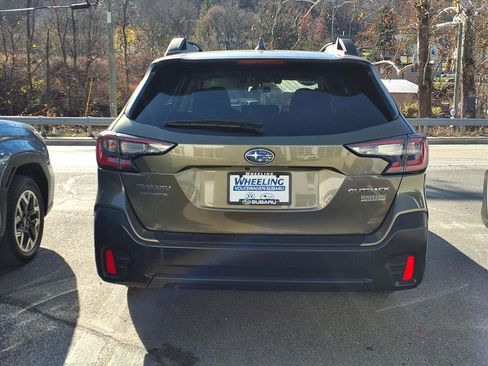 Used 2020 Subaru Outback Premium image 4