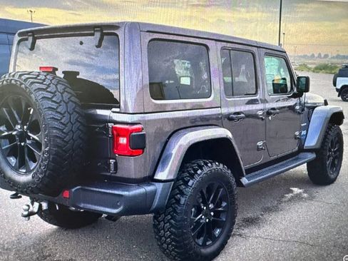 Used 2021 Jeep Wrangler Unlimited Sahara w/ Cold Weather Group AWD/4WD image 3