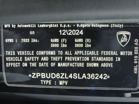 Used 2025 Lamborghini Urus SE image 36