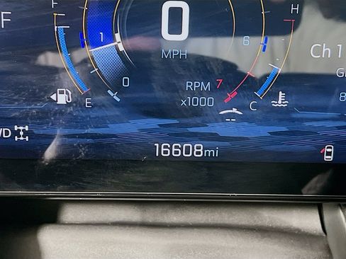Used 2025 Chevrolet Equinox LT w/ Convenience Package II AWD/4WD image 11