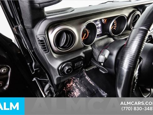 Used 2018 Jeep Wrangler Unlimited Sport image 37