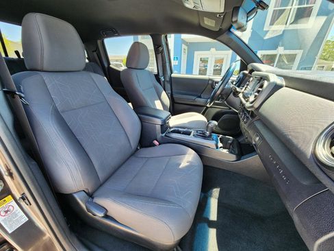 Used 2017 Toyota Tacoma TRD Off-Road w/ Tow Package image 29