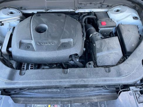 Used 2019 Volvo XC60 T5 Momentum w/ Premium Package image 22