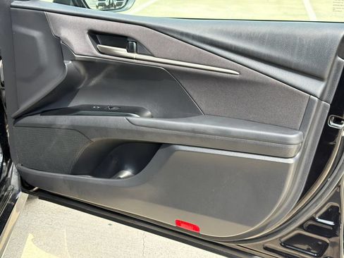 Used 2025 Toyota Camry LE w/ Convenience Package FWD image 10