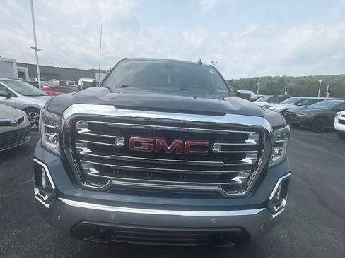 Used 2022 GMC Sierra 1500 SLT w/ SLT Premium Plus Package AWD/4WD image 9