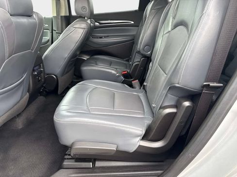 Used 2018 Buick Enclave Essence FWD image 12