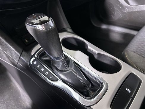 Used 2018 Chevrolet Cruze LS image 16