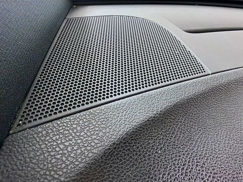 Used 2018 Chrysler 300 S w/ 300S Premium Group RWD image 21