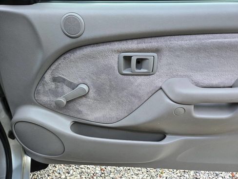 Used 2002 Toyota Tacoma 2WD Regular Cab image 5
