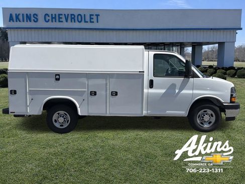New 2026 Chevrolet Express 3500 w/ Power Convenience Package RWD image 4