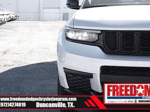 New 2025 Jeep Grand Cherokee L Altitude image 43