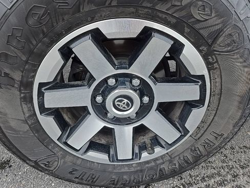 Used 2023 Toyota 4Runner TRD Off-Road AWD/4WD image 38