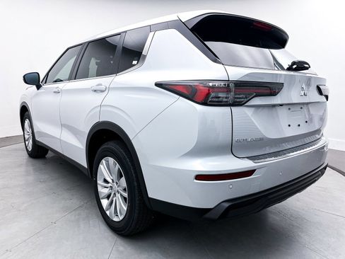 New 2025 Mitsubishi Outlander ES image 5