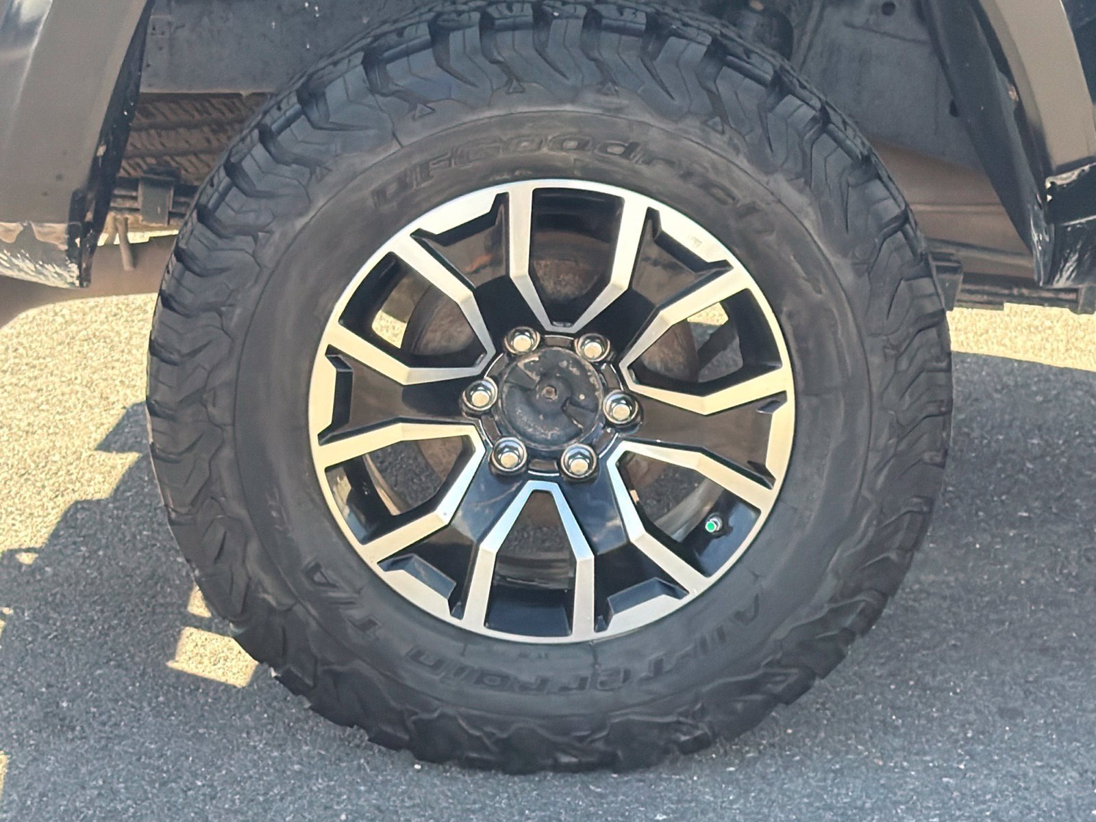 Used 2020 Toyota Tacoma TRD Sport AWD/4WD image 33