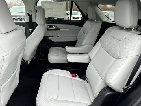 New 2026 Ford Explorer Platinum w/ LUX Leather Package AWD/4WD image 23