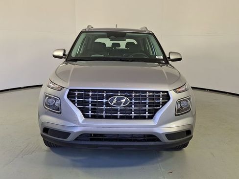 New 2026 Hyundai Venue SEL FWD image 2