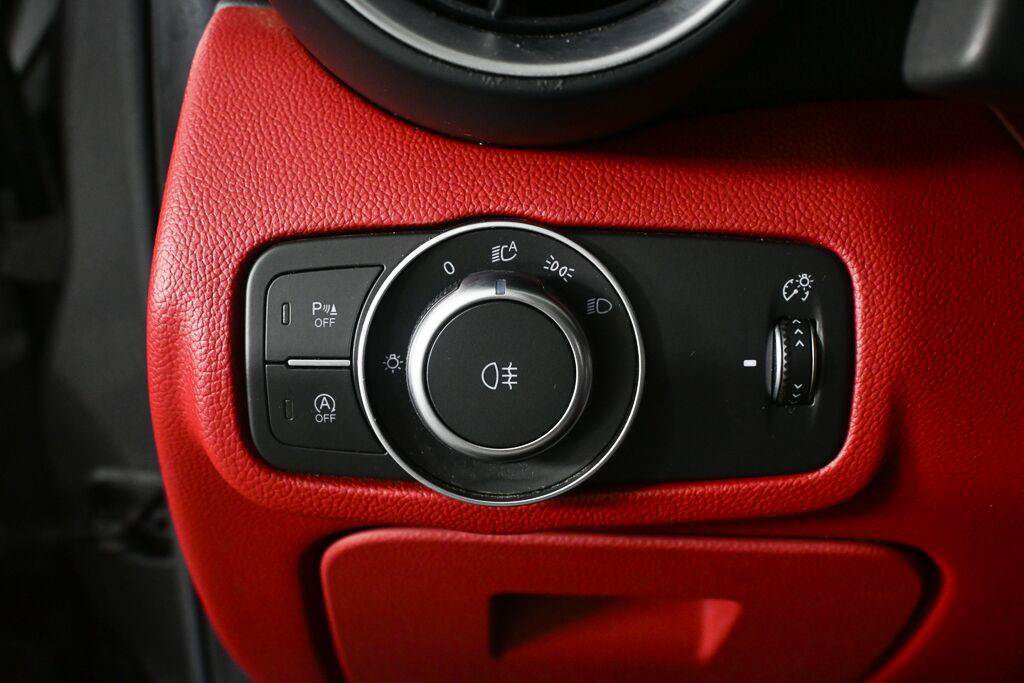 Used 2020 Alfa Romeo Giulia w/ Nero Edizione RWD image 9