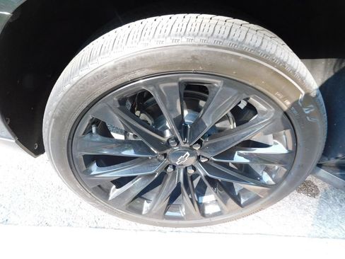 Used 2025 Chevrolet Tahoe RST w/ RST Capability Package AWD/4WD image 8