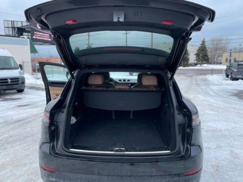 Used 2020 Porsche Cayenne image 11