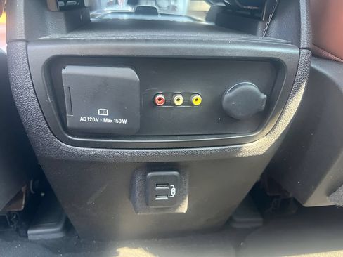 Used 2017 Chevrolet Traverse Premier AWD/4WD image 37
