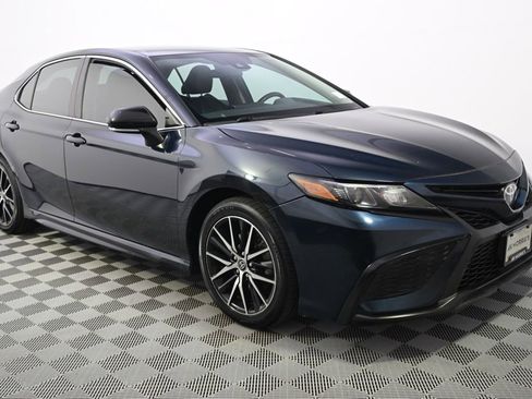 Used 2021 Toyota Camry SE FWD image 8