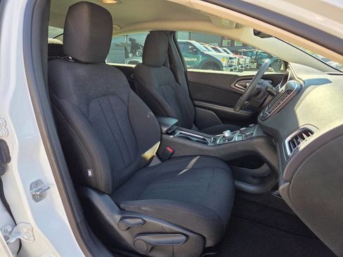 Used 2015 Chrysler 200 Limited FWD image 16