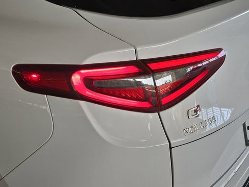 Used 2022 Alfa Romeo Stelvio Veloce image 33