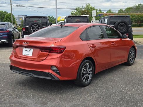 Used 2024 Kia Forte LXS w/ LXS Technology Package FWD image 7
