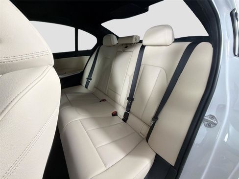 New 2026 BMW 330i Sedan w/ M Sport Package RWD image 23