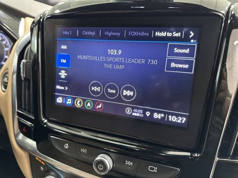 Used 2023 Chevrolet Traverse Premier FWD image 20