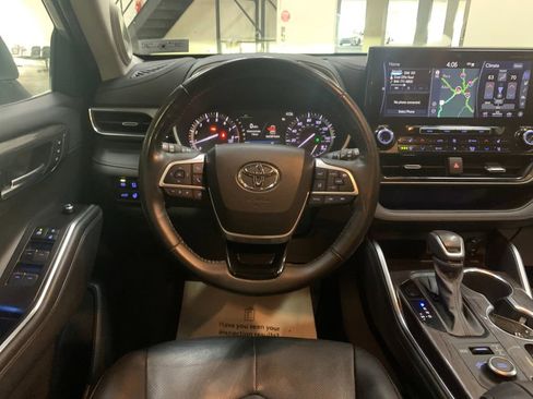 Used 2022 Toyota Highlander Limited AWD/4WD image 17