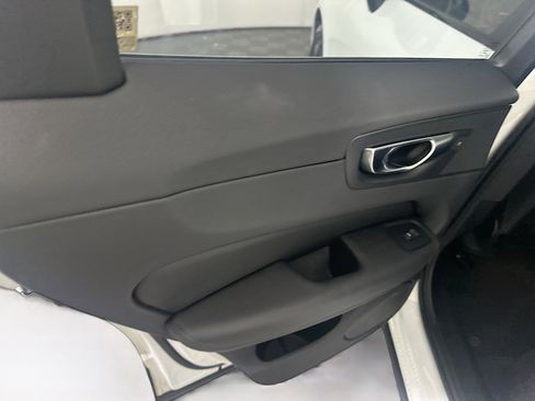 Used 2025 Volvo XC60 B5 Plus image 24