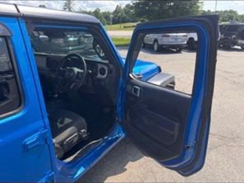 Used 2024 Jeep Wrangler Unlimited Sport w/ Convenience Group AWD/4WD image 10