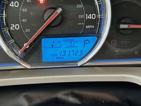 Used 2015 Toyota RAV4 Limited FWD image 18