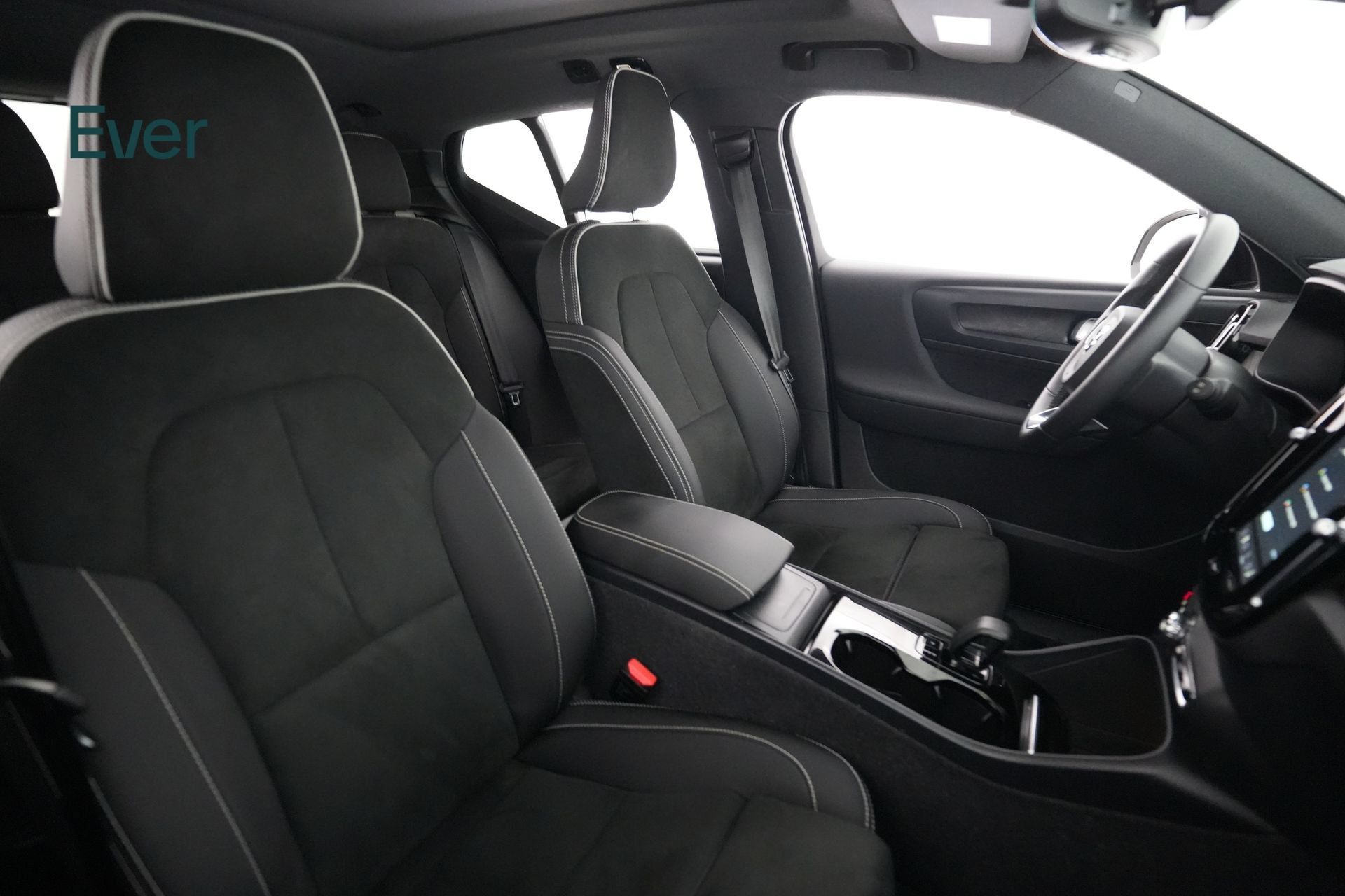 Used 2023 Volvo XC40 Recharge Ultimate AWD/4WD image 23
