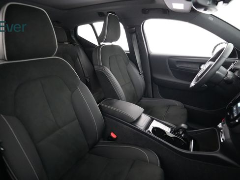 Used 2023 Volvo XC40 Recharge Ultimate AWD/4WD image 23