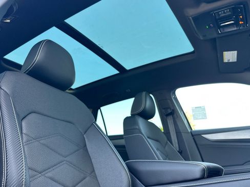 New 2026 Volkswagen Atlas Cross Sport SE image 15