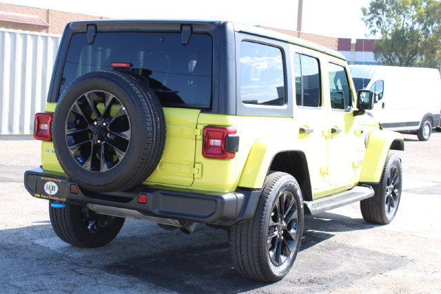 Used 2022 Jeep Wrangler Unlimited Sahara w/ Cold Weather Group AWD/4WD image 5