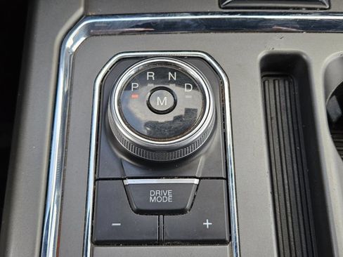 Used 2018 Ford Expedition XLT w/ Equipment Group 201A RWD image 12