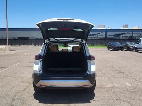 Used 2023 Nissan Rogue Platinum w/ Platinum Premium Package FWD image 12