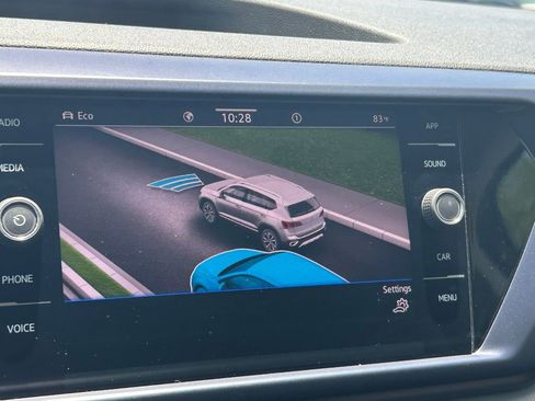Certified 2022 Volkswagen Taos SE AWD/4WD image 17