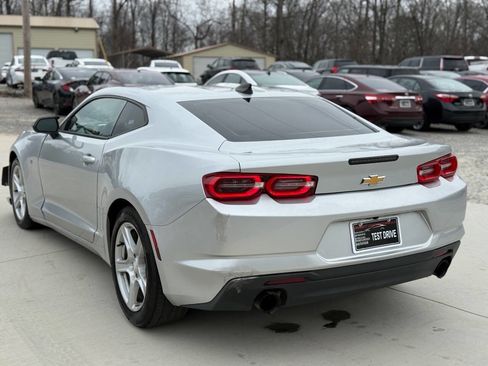 Used 2019 Chevrolet Camaro LT RWD image 4