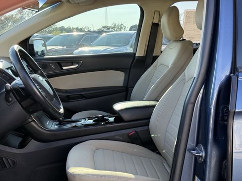 Used 2018 Ford Edge SE image 19
