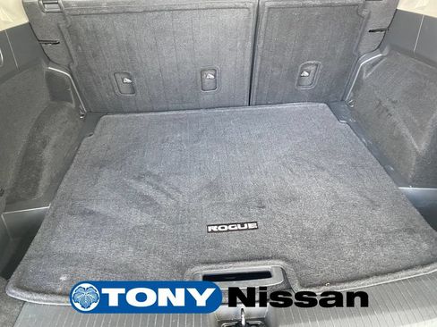 Used 2021 Nissan Rogue SV FWD image 11