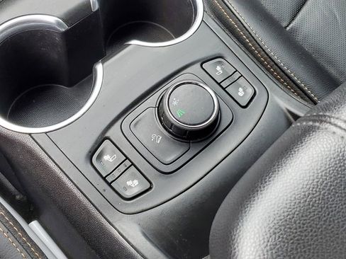 Used 2019 GMC Terrain SLT w/ Preferred Package image 31