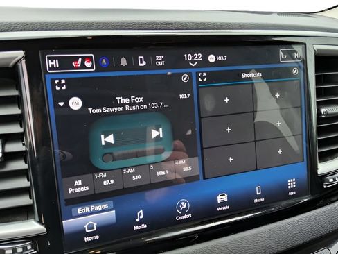 Used 2024 Chrysler Pacifica Touring-L FWD image 12