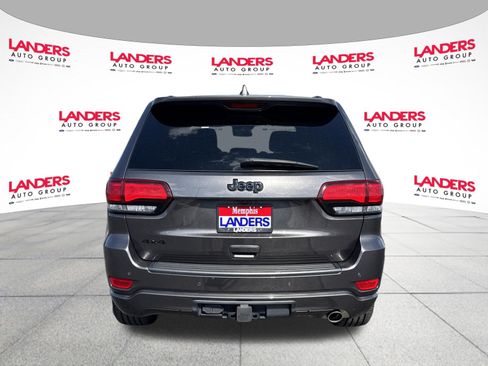 Used 2021 Jeep Grand Cherokee Laredo X AWD/4WD image 4