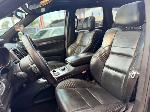 Used 2017 Jeep Grand Cherokee SRT AWD/4WD image 31