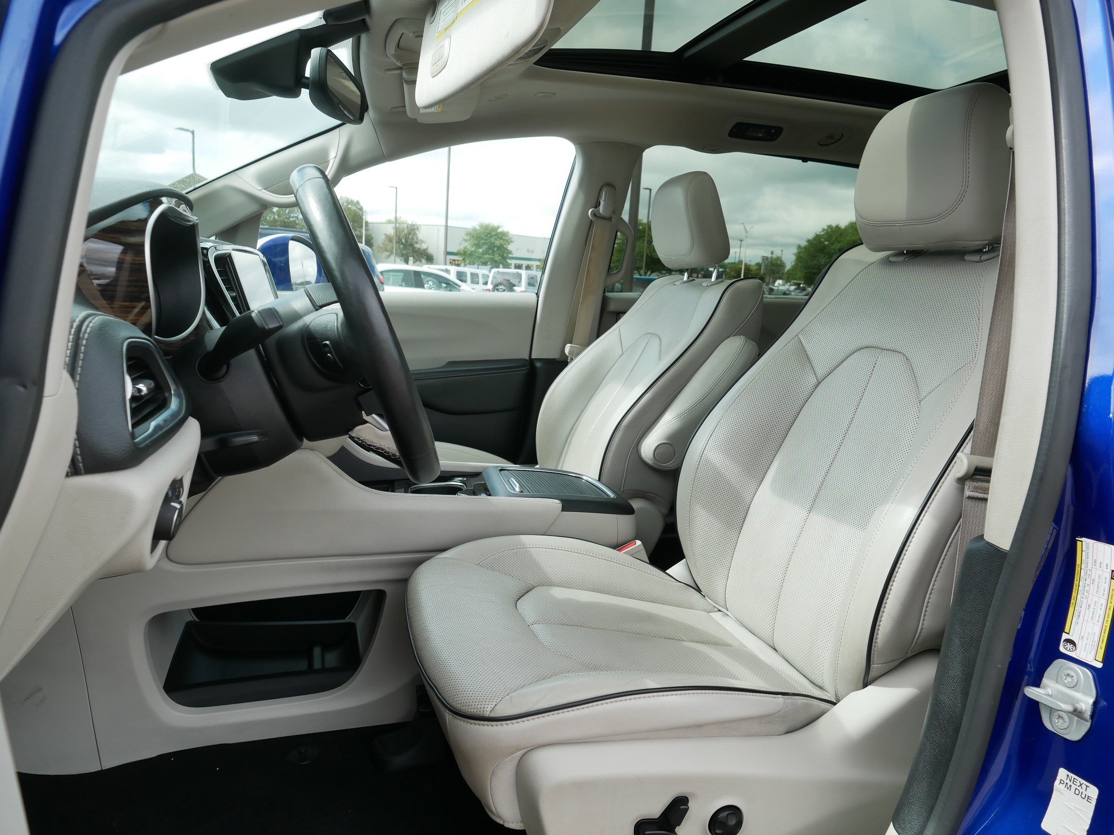 Used 2021 Chrysler Pacifica Limited AWD/4WD image 33